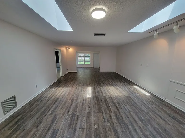 1657 S Lake Ave #3 — Photo 6