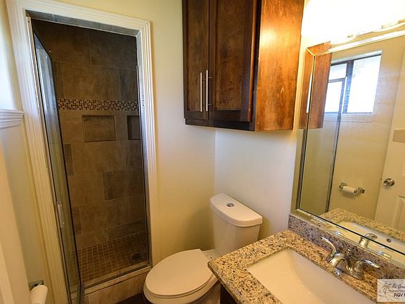 4th image of 3483 Queensway Dr