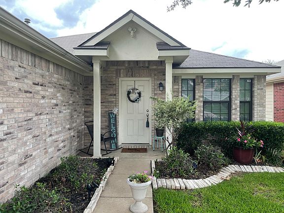 3rd image of 2844 Grandview Dr