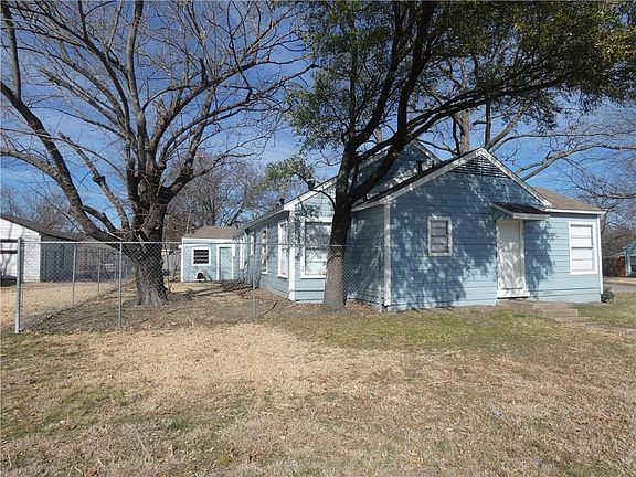 3rd image of 301 W Avenue E