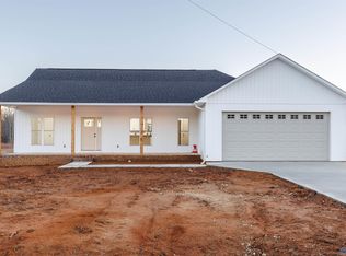 1489 Woods Cove Rd, Scottsboro, AL 35769