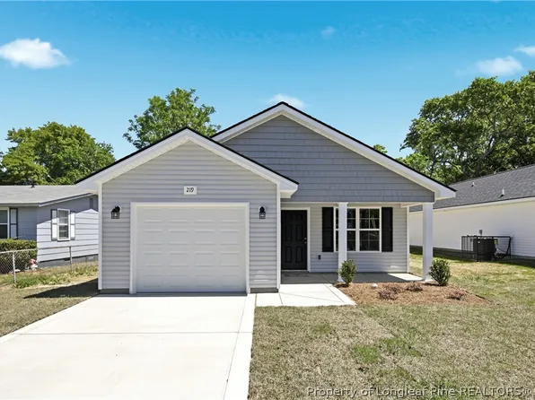 219 S 5th St, Spring Lake, NC 28390