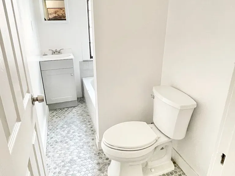 179 (1600-10 Sutter) — Photo 7