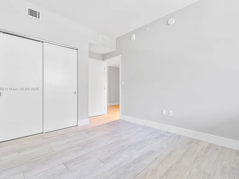 16385 Biscayne Blvd #404 — Photo 5