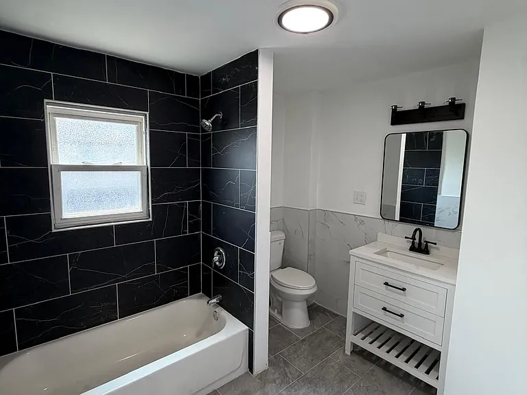 27 Roselyn Pl — Photo 9
