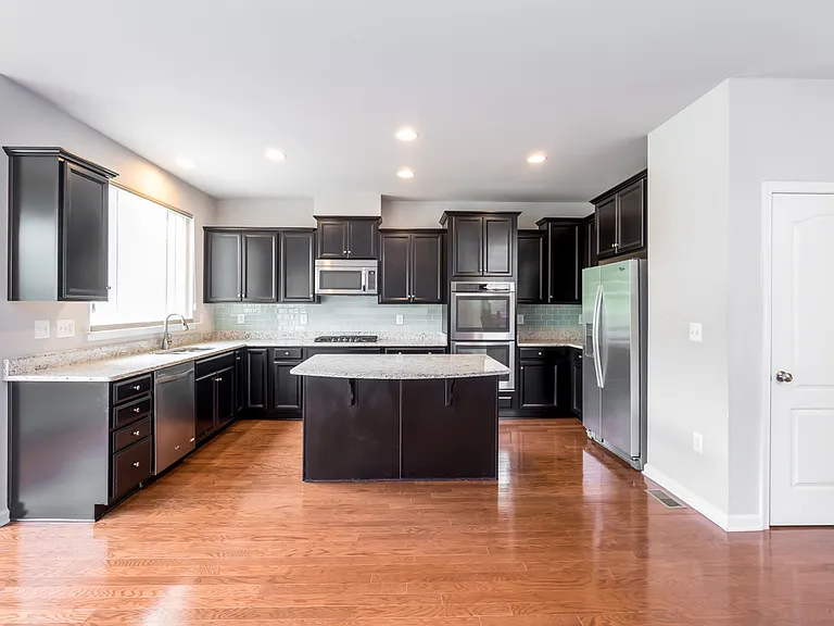 33 Shepherds Hook Way — Photo 3