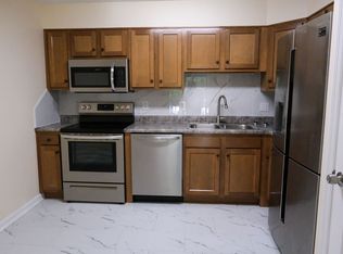 90 Elliot Rd APT 8, East Greenbush, NY 12061