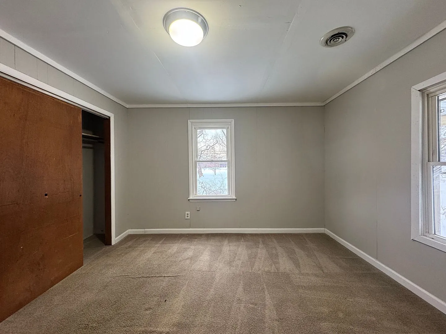 3 Bedroom Home For Rent in Carbondale — Photo 4