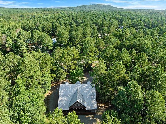 2nd image of 389 Poplar Cir
