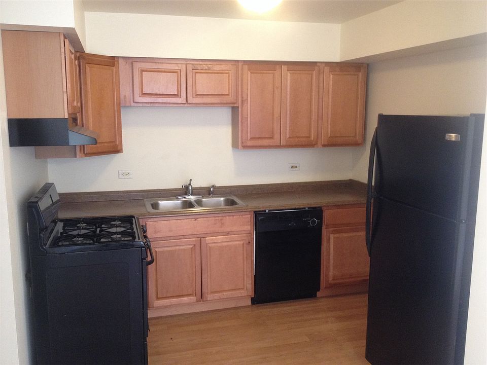 2nd image of 758 Marilyn Ave APT 1W