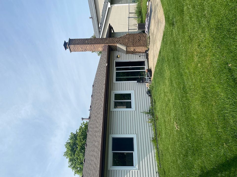 2nd image of 2323 Sunnydale Dr