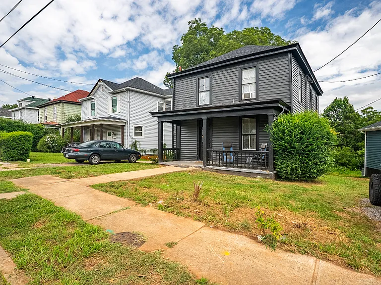 2228 Tulip St #B — Photo 2