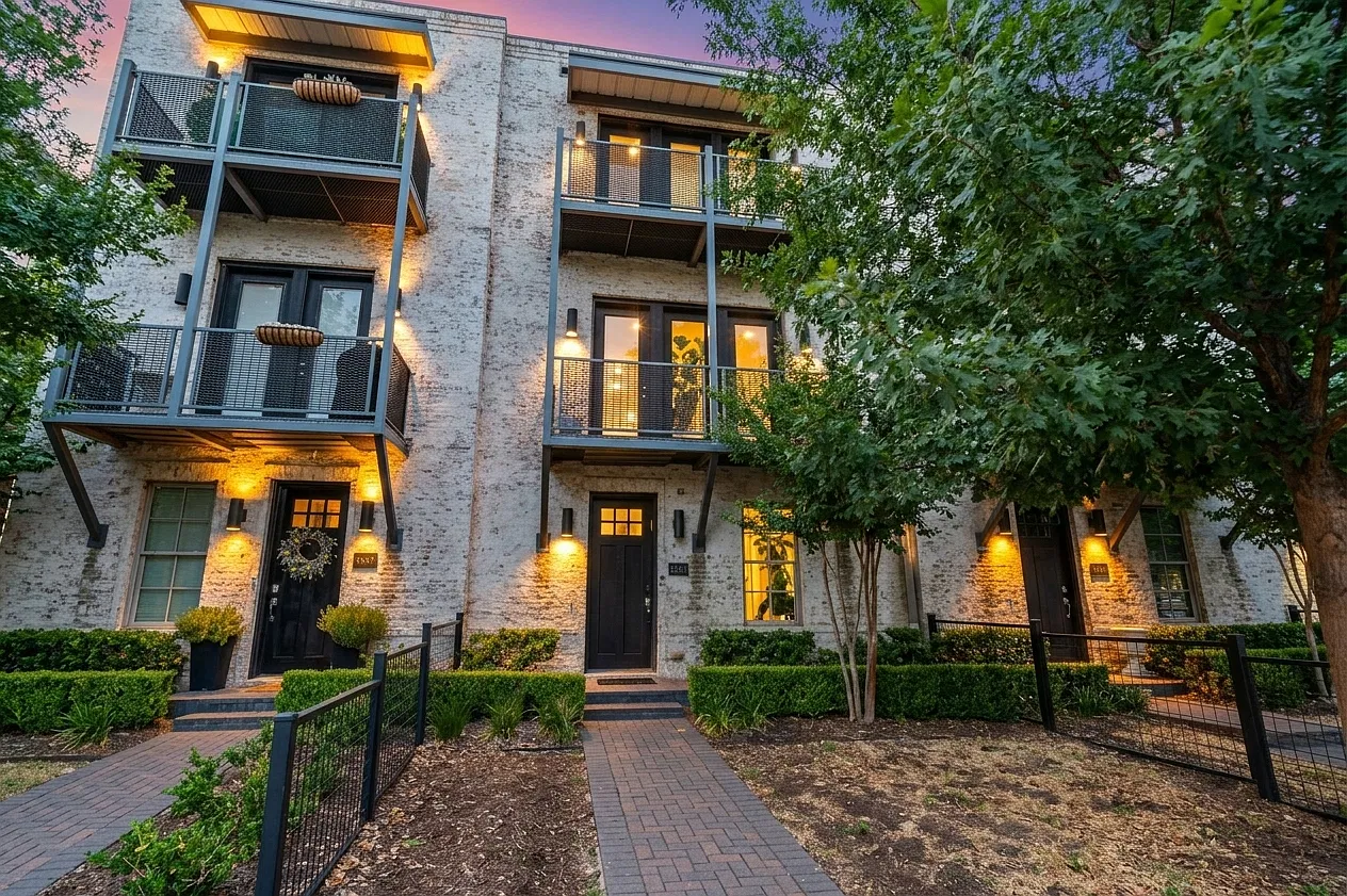 3 bed, 2442 sqft, $4,750 — Photo 2