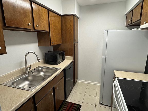 3rd image of 8423 Hearth Dr APT 3