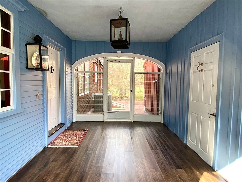 1115 Ware St, Palmer, MA 01069 Zillow