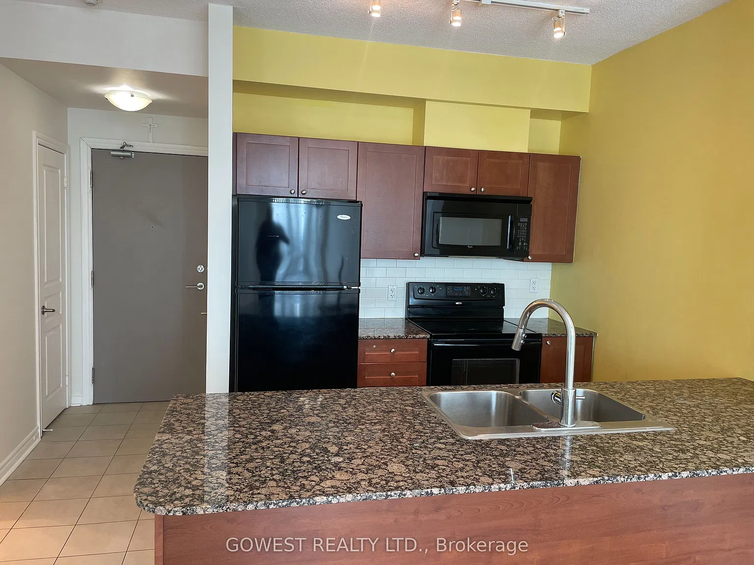 1 bed, $2,100 — Photo 3