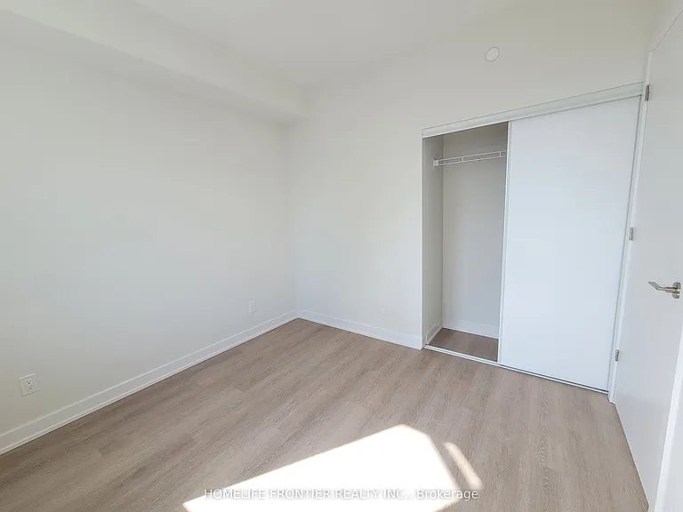 15 Ellerslie Ave #2504 — Photo 8
