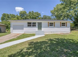 128 Splitlog Ave E, Goodman, MO 64843