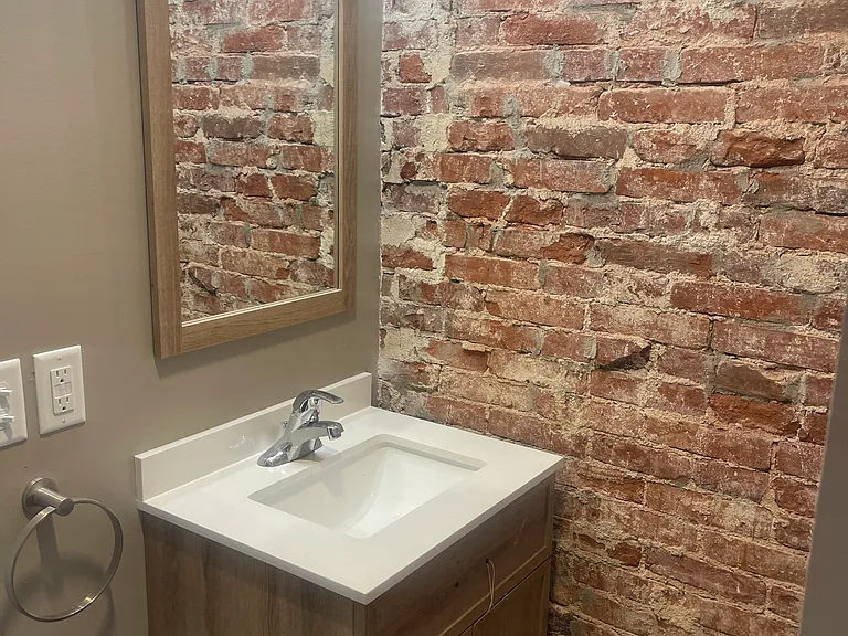 29 E Stevens St #A — Photo 7