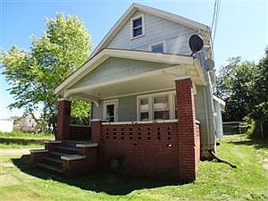 5th image of 218 E 30th St