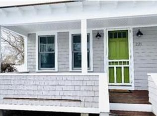 221 Purgatory Rd, Middletown, RI 02842