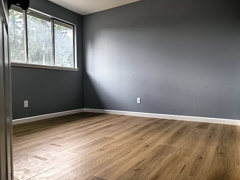 Bedroom 3 size: 10'x10'