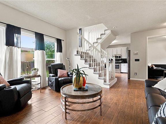 5th image of 16161 S Mahaffie St