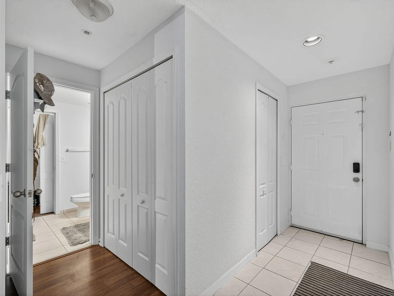 2 bed, 2.0 bath, 1309 sqft, $2,700 — Photo 3