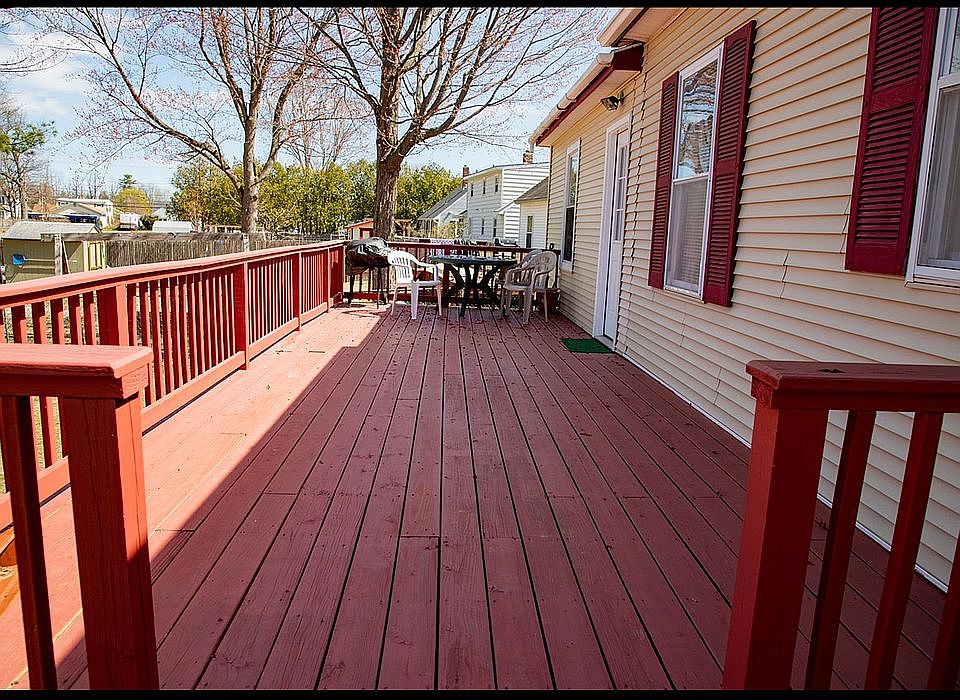 2nd image of 43 Edson St