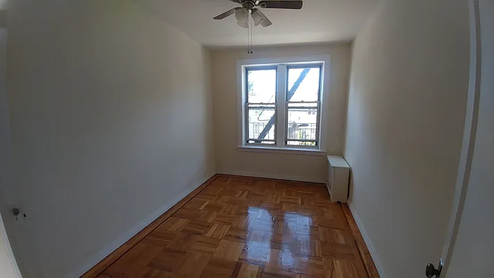 Rented by Halvatzis Realty | media 7