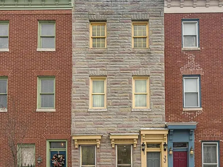 33 S Calhoun St — Photo 2