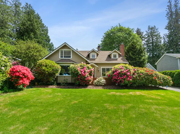 12926 Holmes Point Dr NE, Kirkland, WA 98034