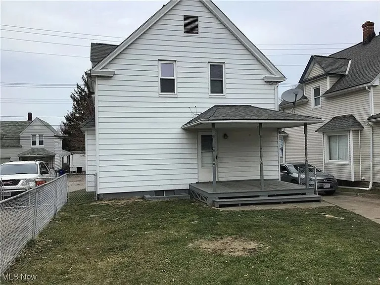 3205 Searsdale Ave — Photo 2