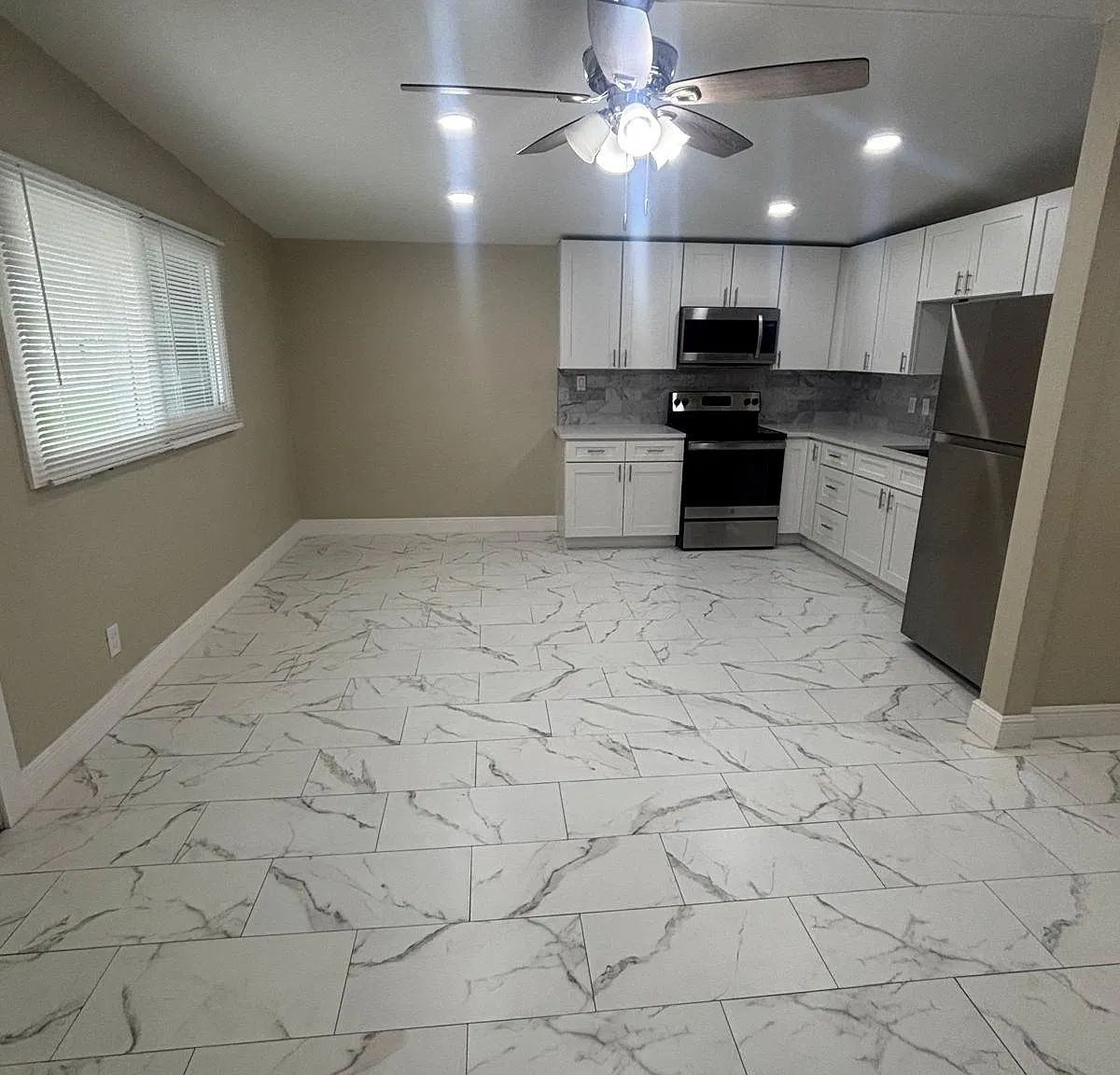 3 bed, 1256 sqft, $2,200 — Photo 4
