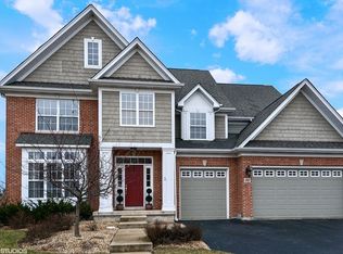 4N627 Blue Lake Cir E, St Charles, IL 60175