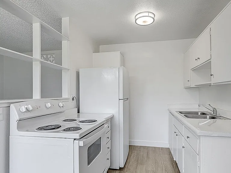 4805_Heidi St_unit 10-23