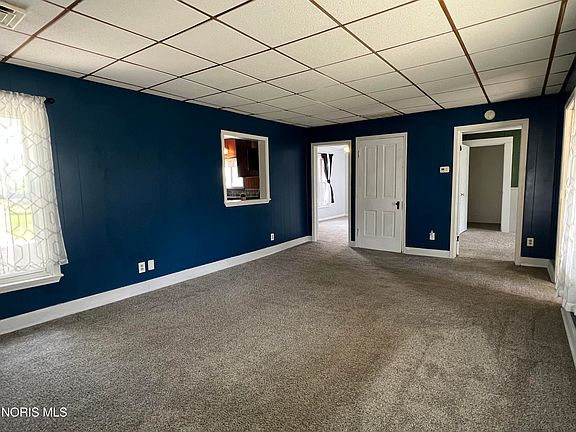 5th image of 535 Main St