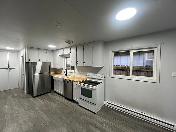 5th image of 1955 Berry St SE #1