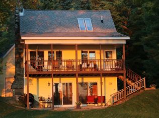 915 N Lamkin Rd, Harbor Springs, MI 49740