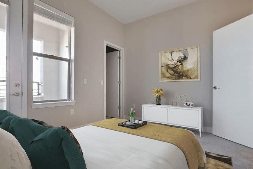 2nd image of 505 25th St #202
