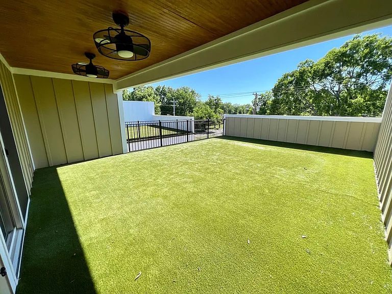 904 N Maple St — Photo 26