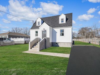 81 Frederick Avenue, Bay Shore, NY, 11706