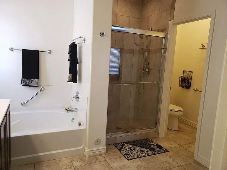 208 E Caribbean Dr — Photo 16