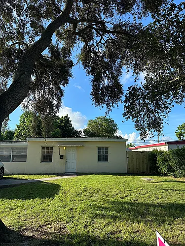 1658 NE 182nd St Photo 1 1658 NE 182nd St Photo 1