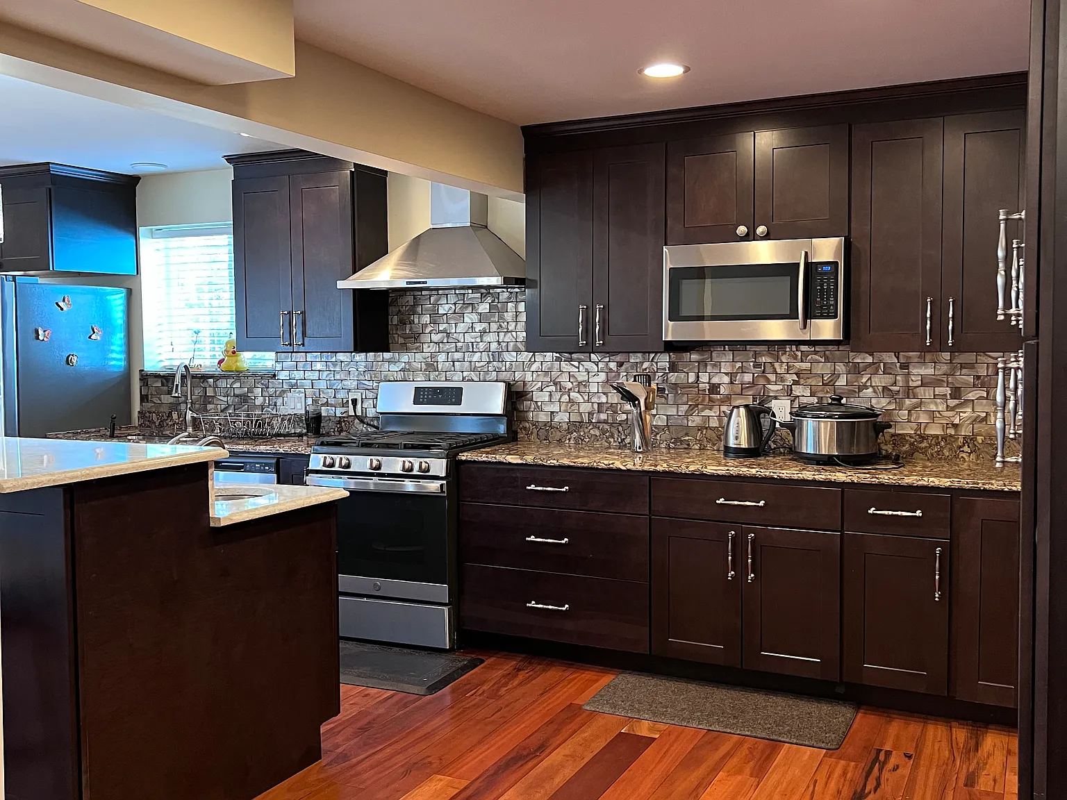 1 bed, 3000 sqft, $1,000 — Photo 2