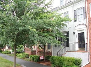 506 Fallsgrove Dr, Rockville, MD 20850