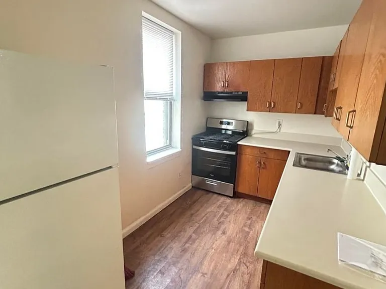 41 E 21st St #4 — Photo 3