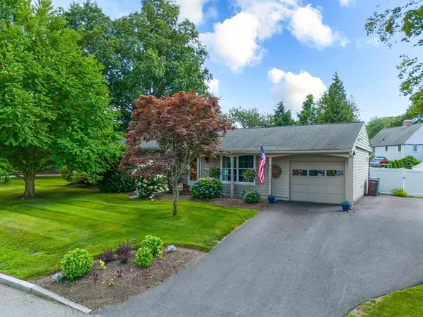 17 Thorndike Rd, Lowell, MA 01852