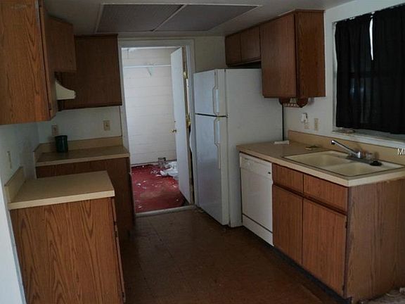 4th image of 137 Hollyhock Ct