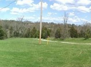 1145 Vineland School Rd, De Soto, MO 63020